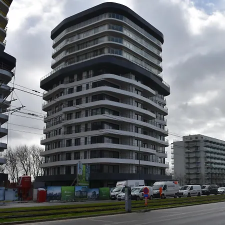 Lichtrijk 2-slaapkamerappartement Met Zeezicht En Gratis Parking Ostend