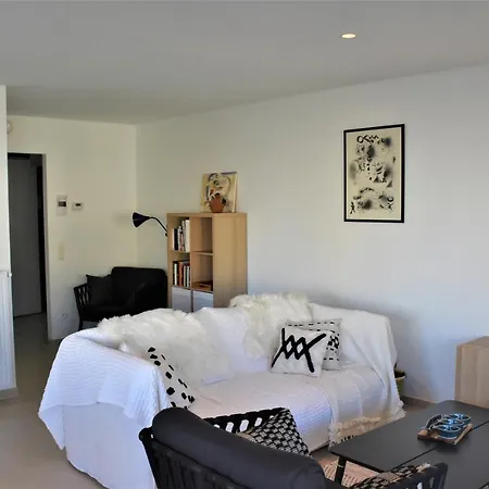 Апартаменты Lichtrijk 2-slaapkamerappartement Met Zeezicht En Gratis Parking