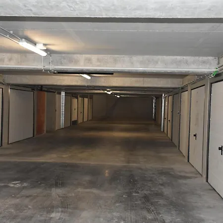 Lichtrijk 2-slaapkamerappartement Met Zeezicht En Gratis Parking