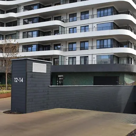 Lichtrijk 2-slaapkamerappartement Met Zeezicht En Gratis Parking *