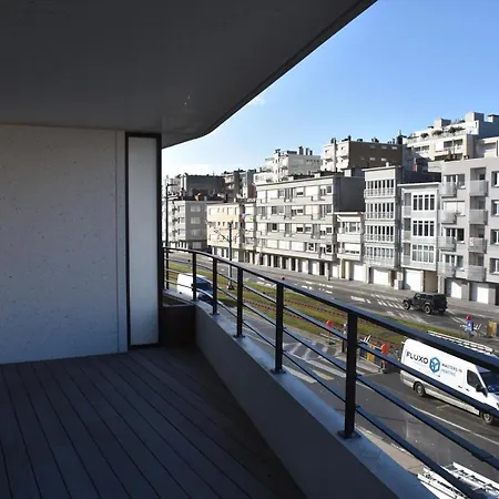 Lichtrijk 2-slaapkamerappartement Met Zeezicht En Gratis Parking شقة *