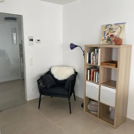 Daire Lichtrijk 2-slaapkamerappartement Met Zeezicht En Gratis Parking