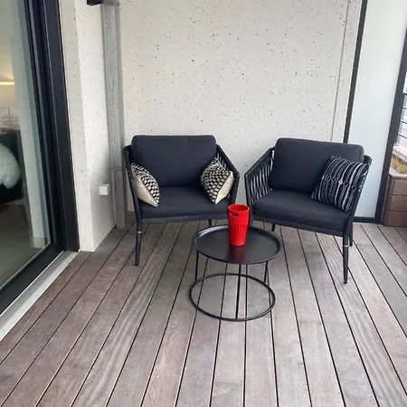Lichtrijk 2-slaapkamerappartement Met Zeezicht En Gratis Parking Daire *